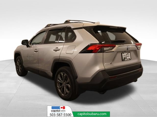Used 2022 Toyota RAV4 XLE Premium AWD/4WD image 4