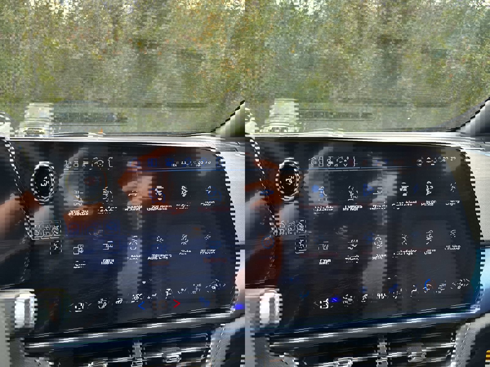 New 2026 Chevrolet Equinox EV LT image 16