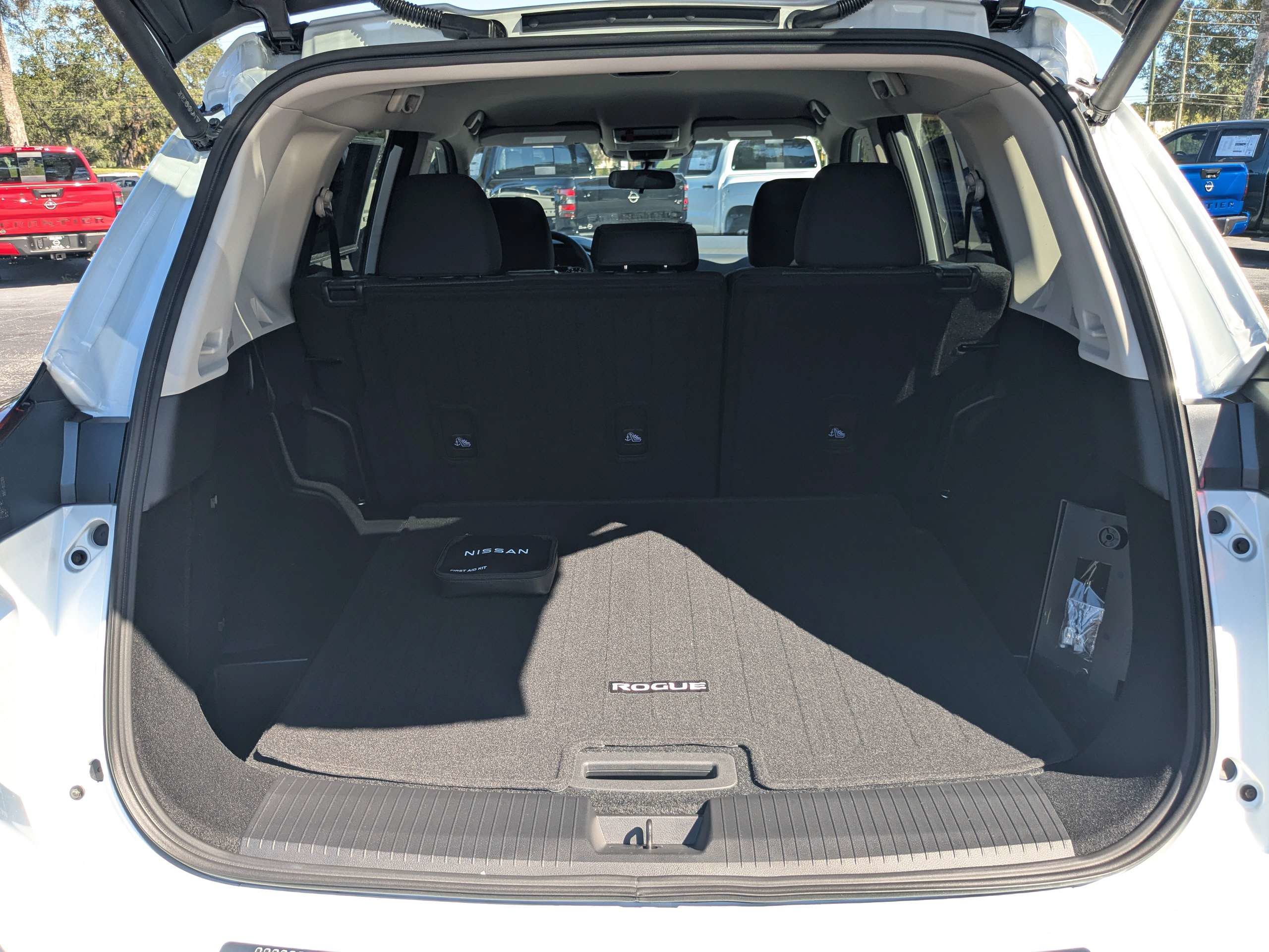 New 2026 Nissan Rogue SV FWD image 12