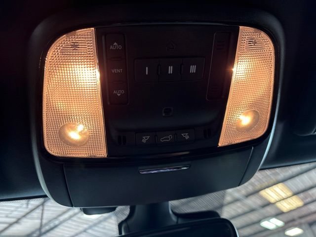 Used 2024 Dodge Durango GT RWD image 25