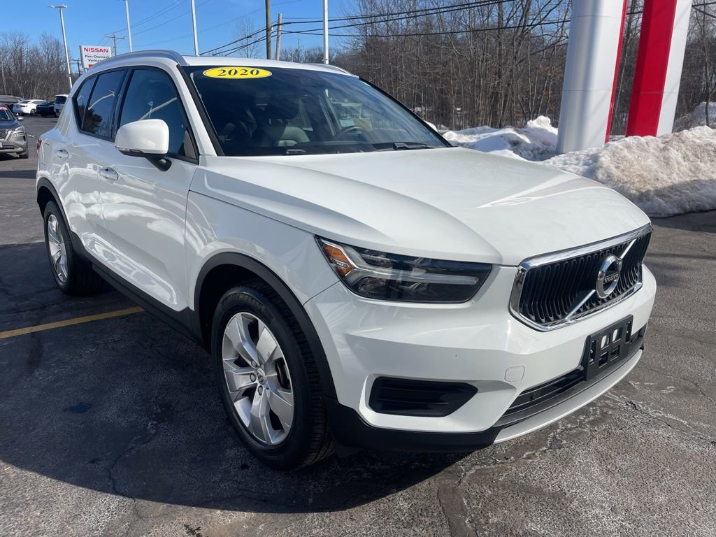 Used 2020 Volvo XC40 T5 Momentum image 8