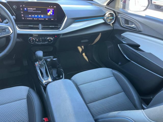 Certified 2025 Chevrolet Trax LT w/ LT Convenience Package image 18