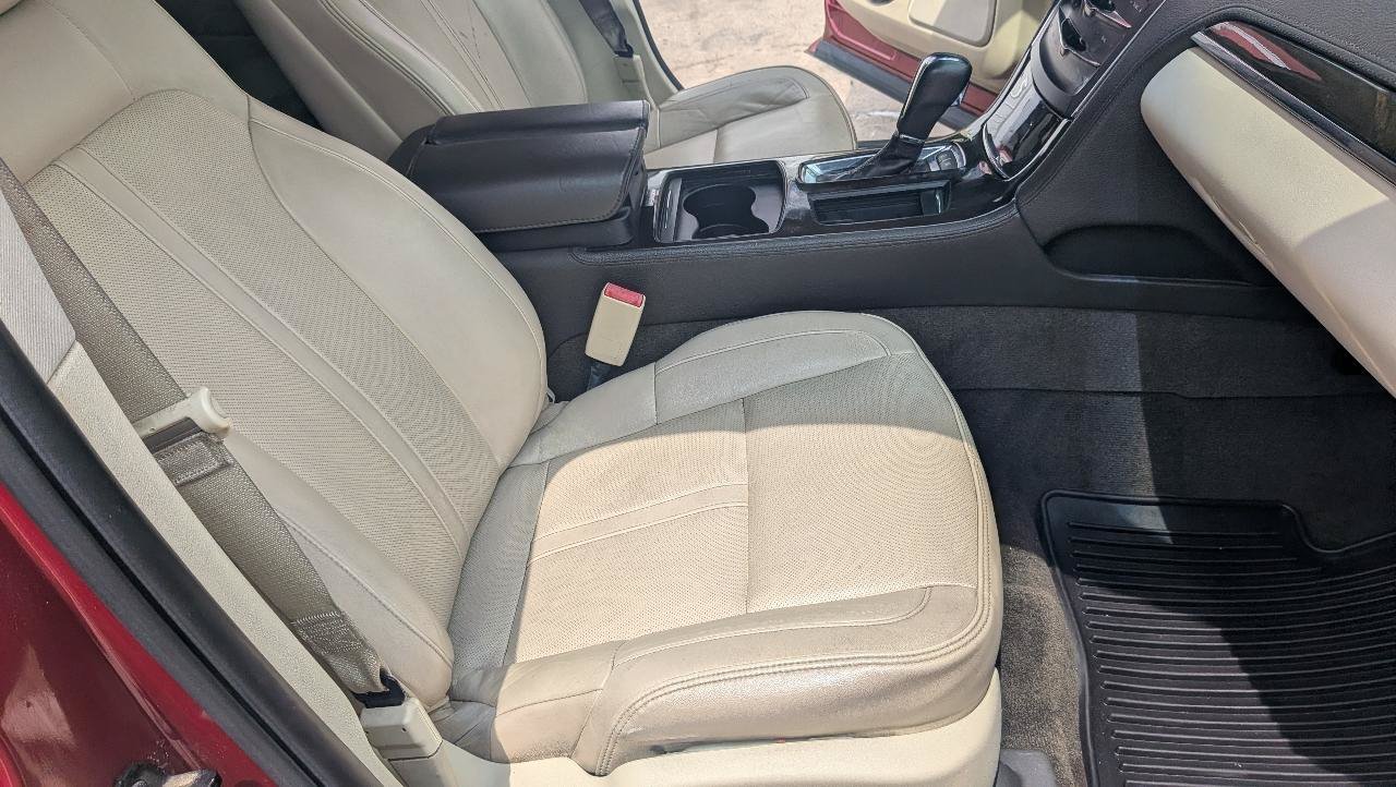 Used 2013 Lincoln MKS FWD image 14