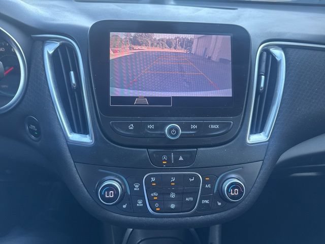 Used 2021 Chevrolet Malibu LT FWD image 22