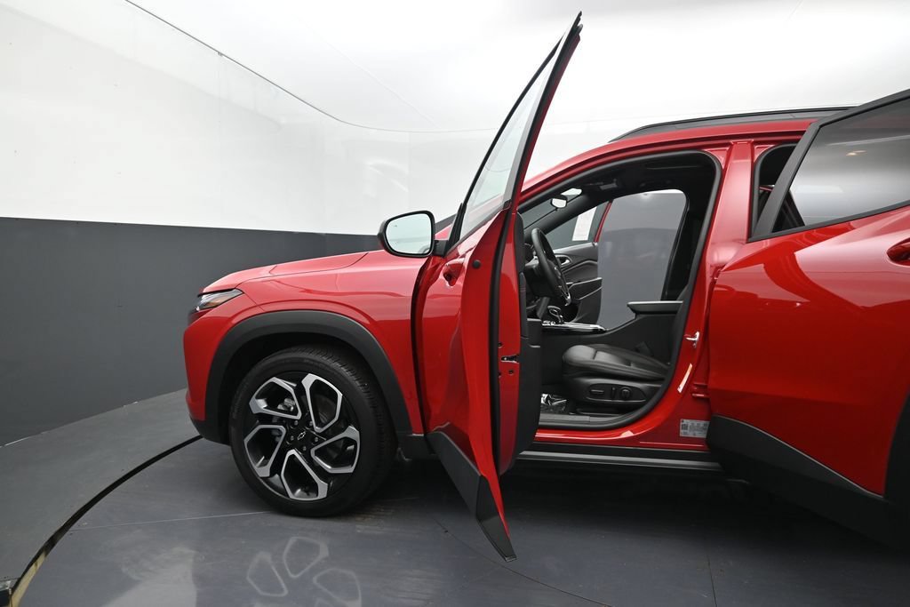 Used 2026 Chevrolet Trax RS w/ Sunroof Package FWD image 13