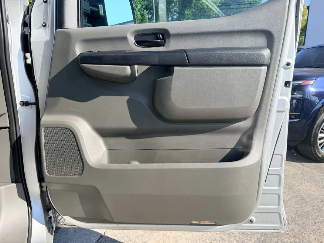 Used 2018 Nissan NV 3500 SL RWD image 17
