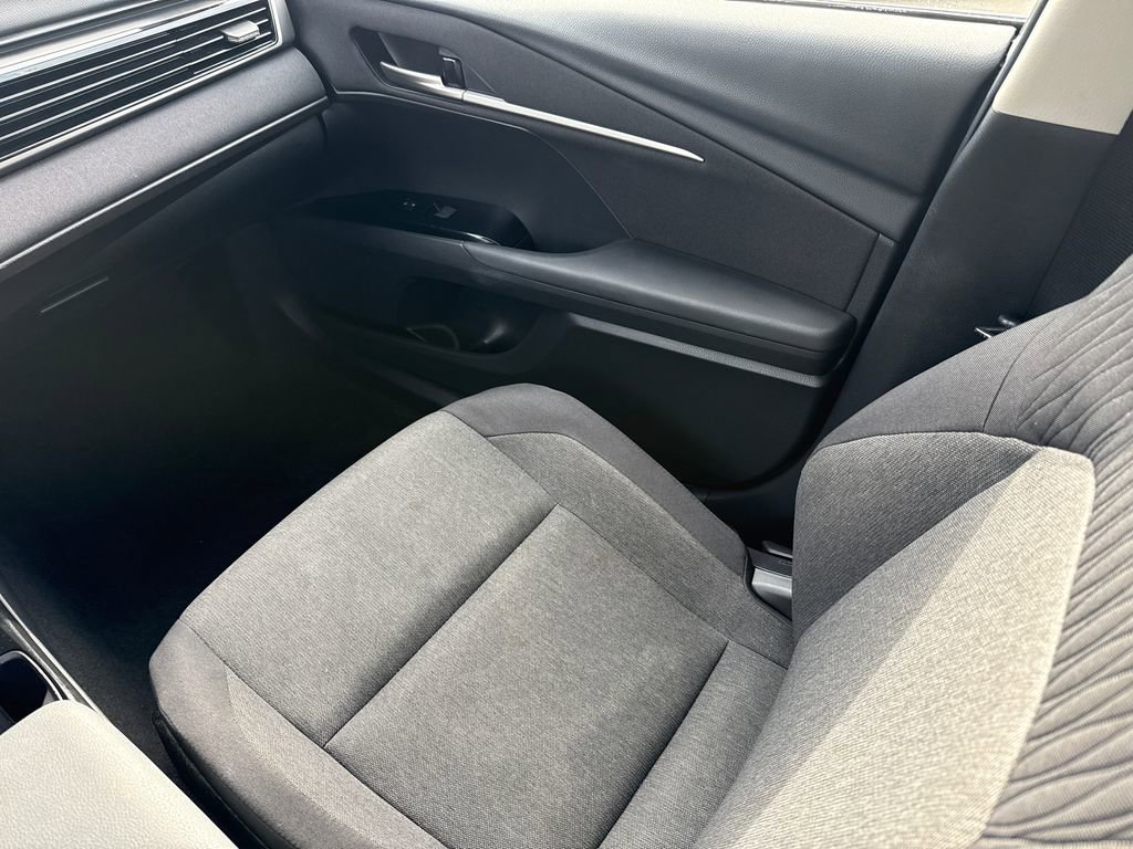 Used 2025 Toyota Camry LE image 15