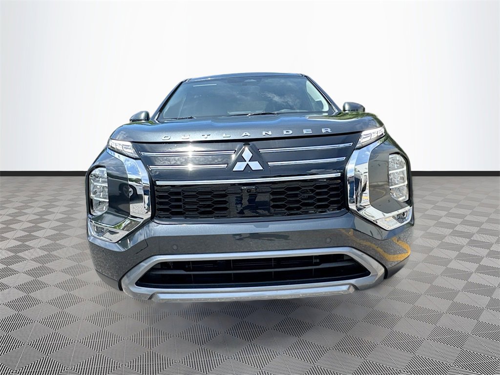 New 2025 Mitsubishi Outlander SE image 2