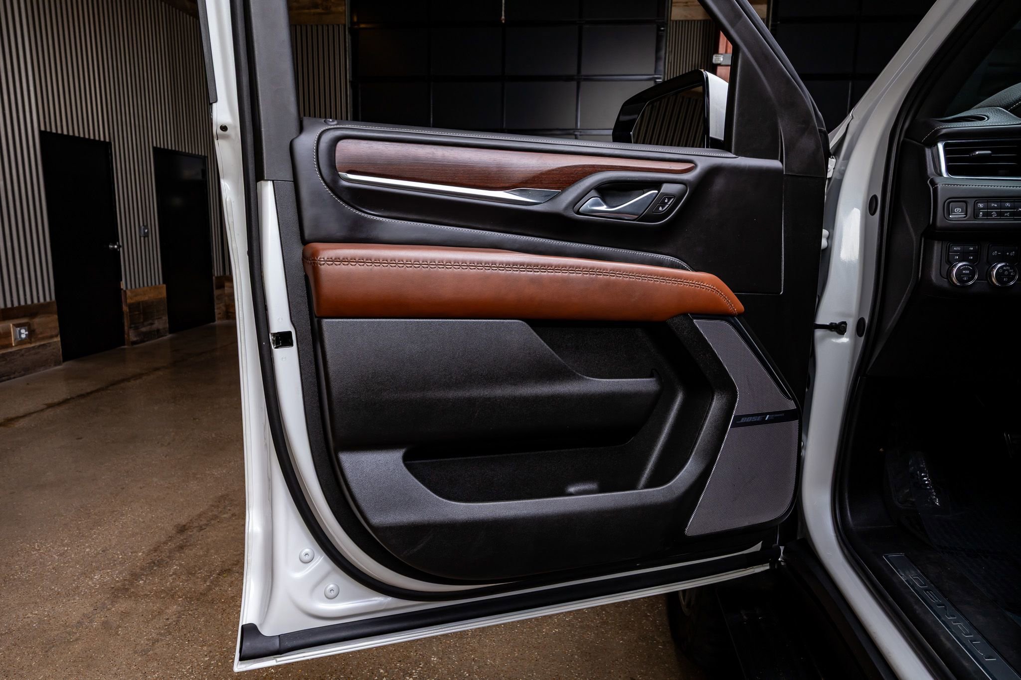 Used 2023 GMC Yukon XL Denali Ultimate image 39