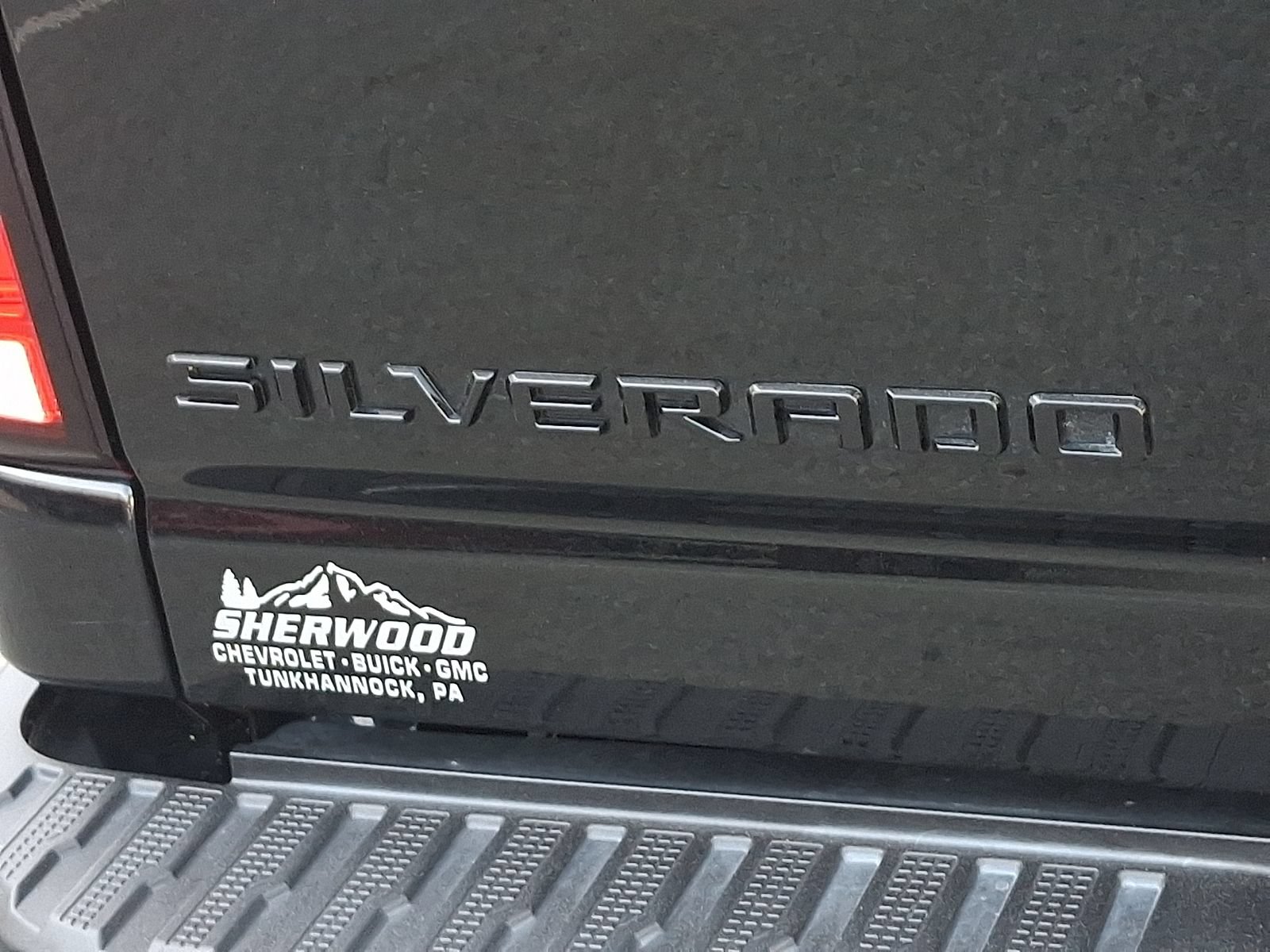 Used 2025 Chevrolet Silverado 2500 High Country w/ High Country Premium Package AWD/4WD image 30