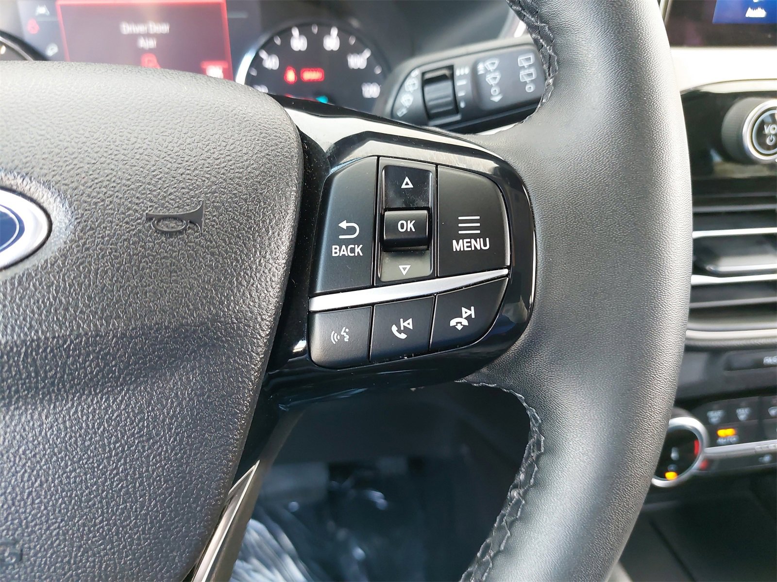 Used 2022 Ford Escape SEL image 19