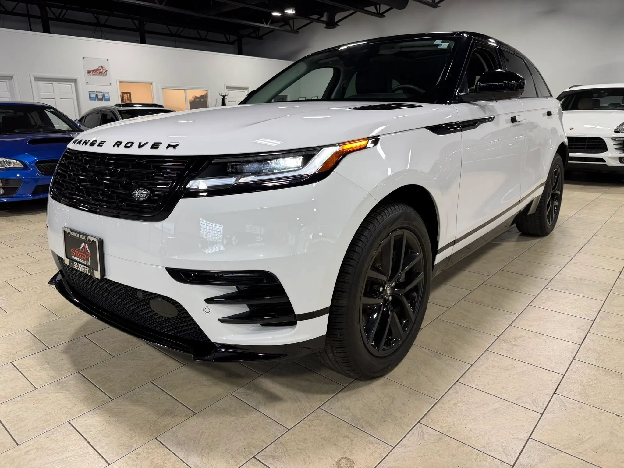 Used 2025 Land Rover Range Rover Velar Dynamic SE AWD/4WD image 11