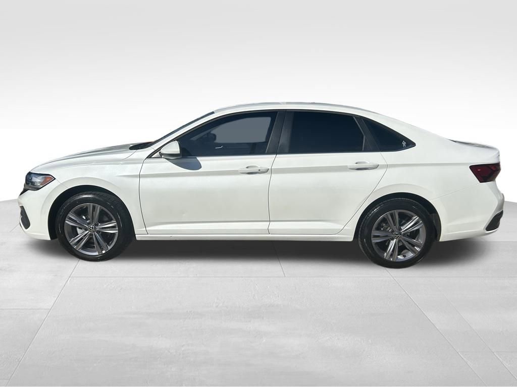 Used 2023 Volkswagen Jetta SE image 7