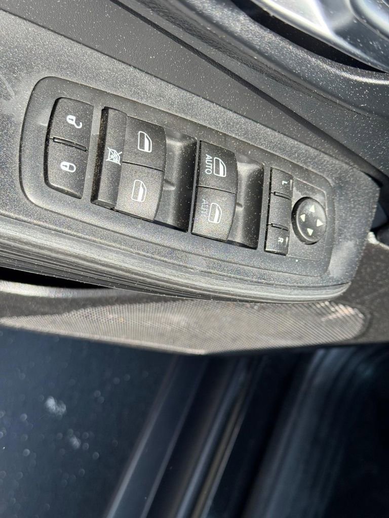 Used 2016 Jeep Cherokee Trailhawk w/ Cold Weather Group AWD/4WD image 17