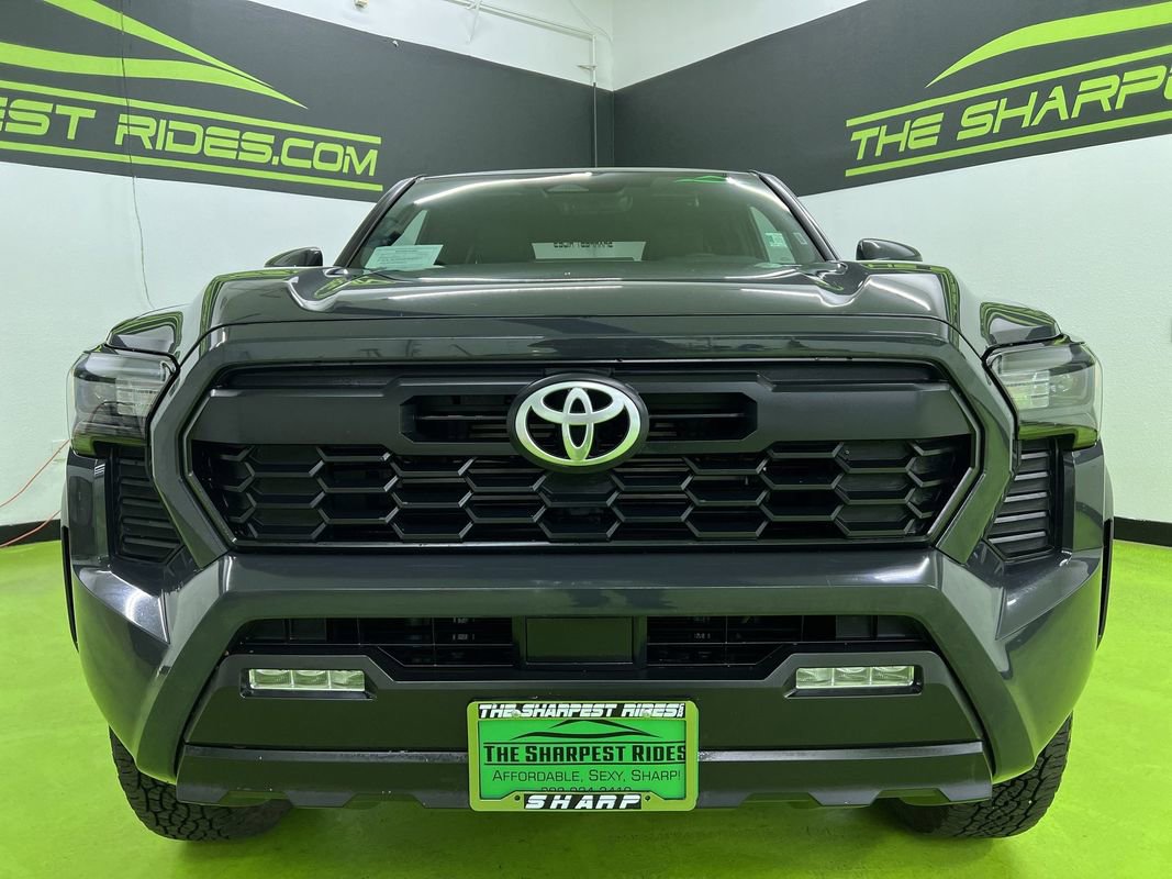 Used 2025 Toyota Tacoma TRD Off-Road AWD/4WD image 3