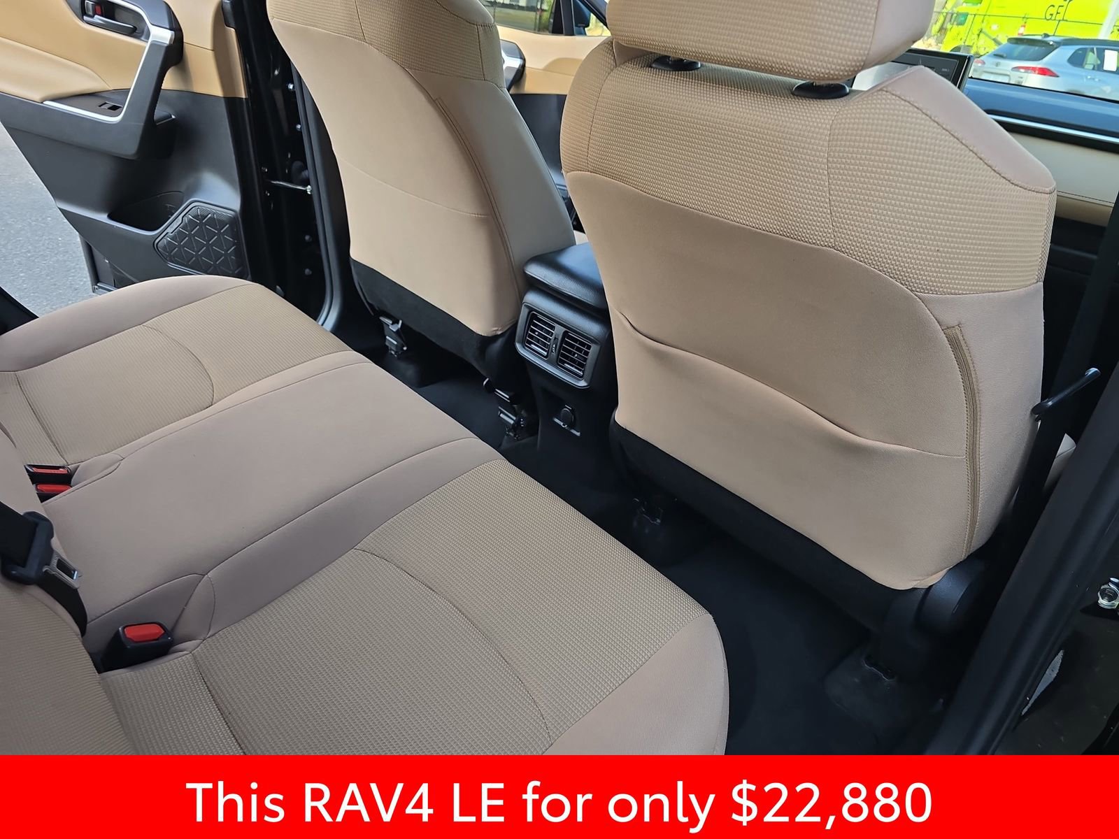 Used 2022 Toyota RAV4 LE image 16