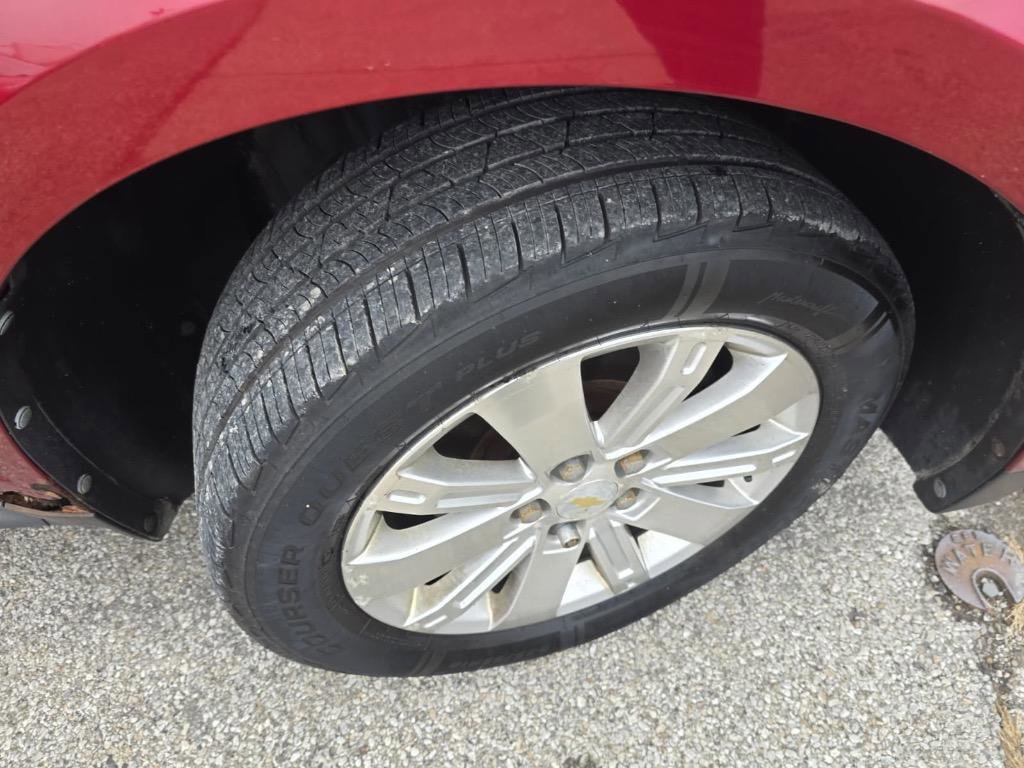 Used 2011 Chevrolet Equinox LT image 12