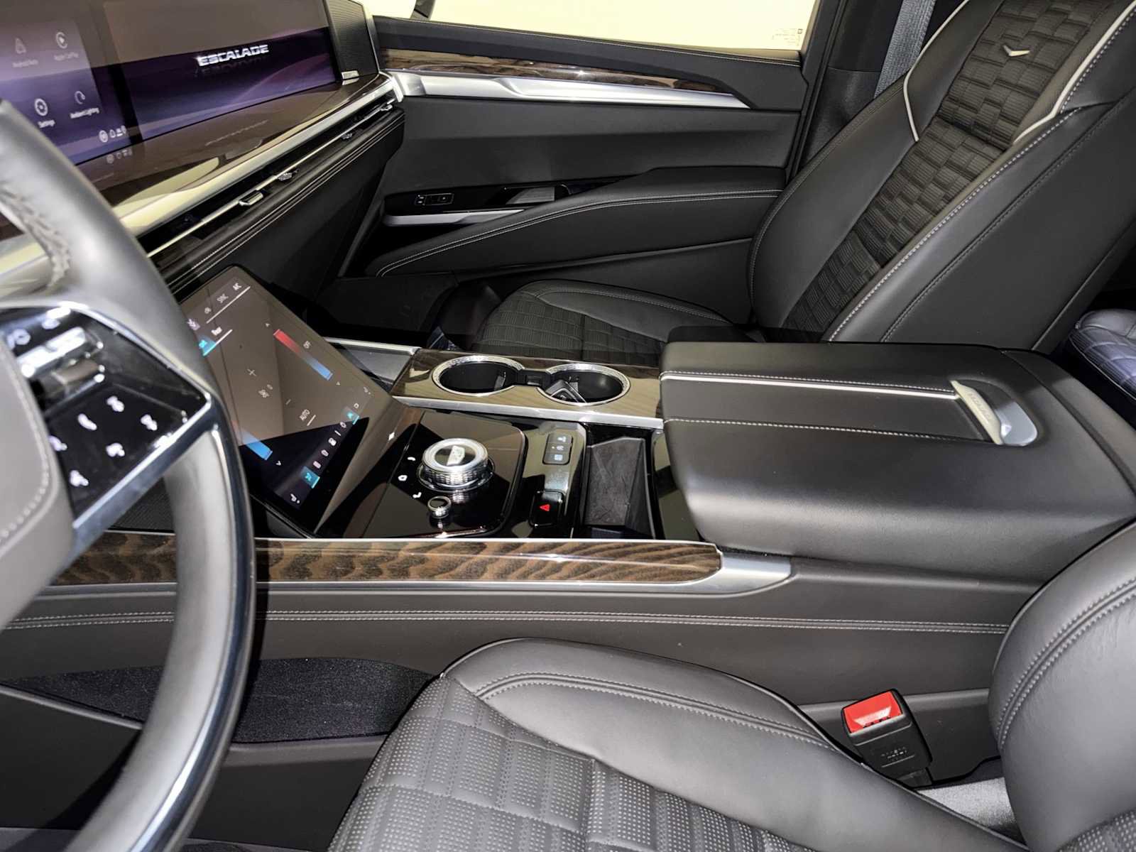 Used 2025 Cadillac Escalade ESV Sport Platinum w/ LPO, ONYX Package image 15