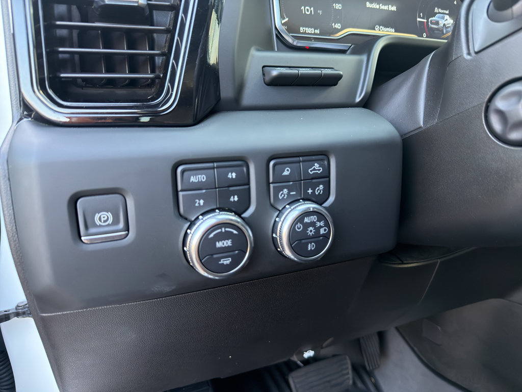 Used 2024 GMC Sierra 1500 AT4 w/ Technology Package AWD/4WD image 18