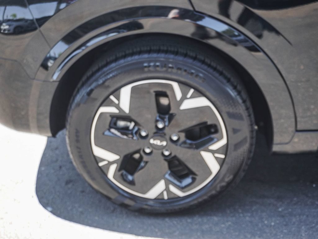 Certified 2023 Kia Niro Wave FWD image 9
