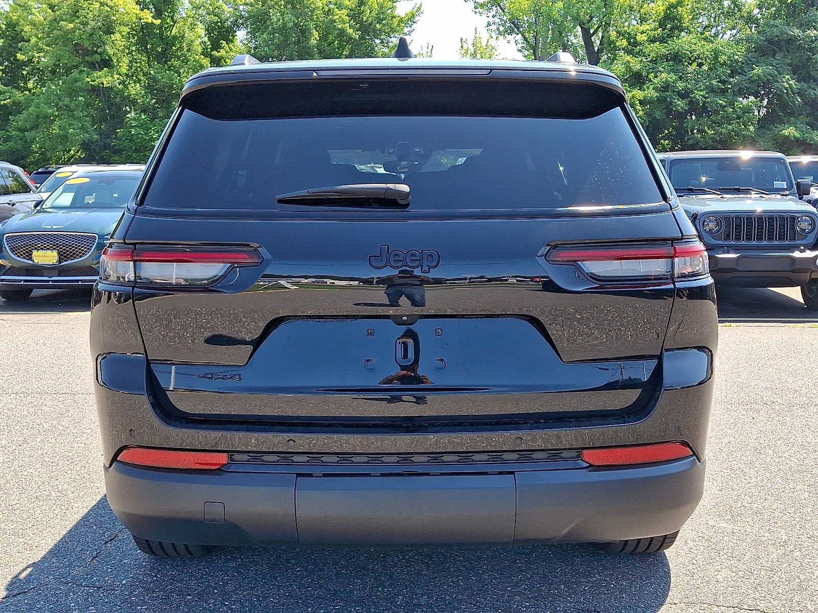 Certified 2023 Jeep Grand Cherokee L Laredo AWD/4WD image 5
