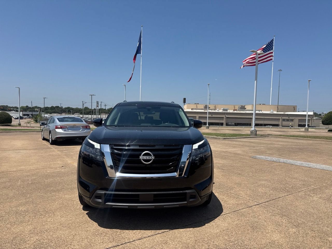 Certified 2025 Nissan Pathfinder SV FWD image 5