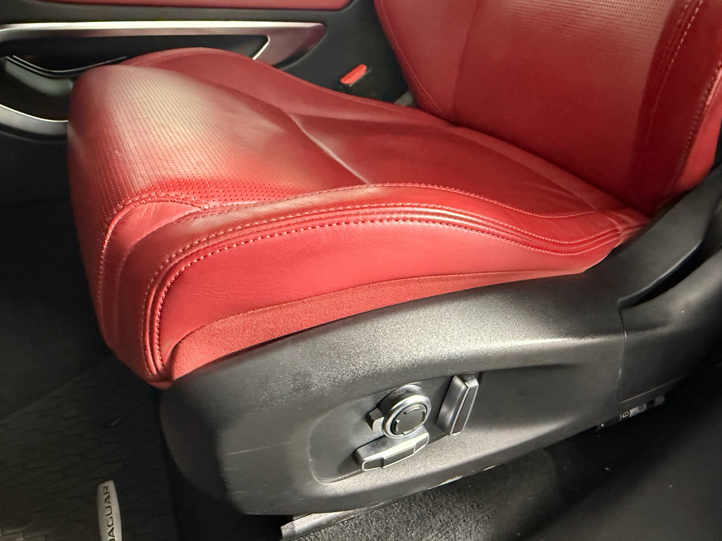 Used 2023 Jaguar F-PACE R-Dynamic S image 17