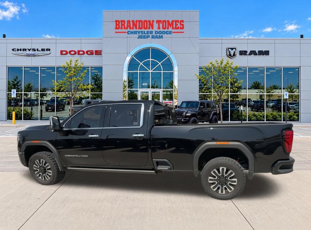 Used 2024 GMC Sierra 3500 Denali Ultimate AWD/4WD image 9