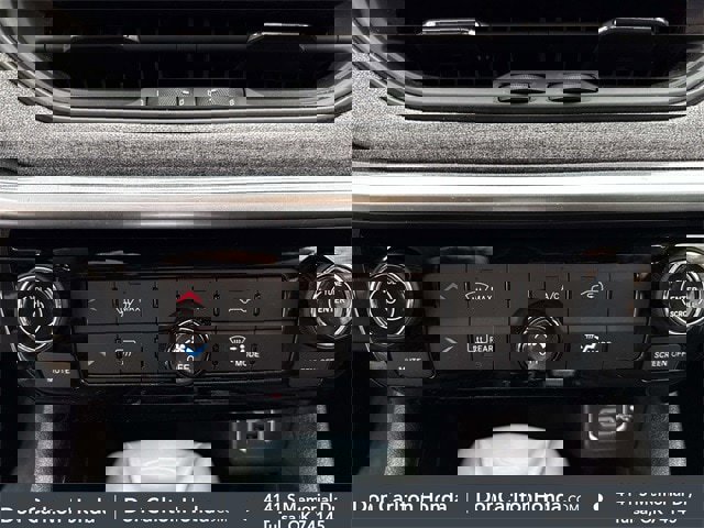 Used 2024 Jeep Compass Latitude image 22