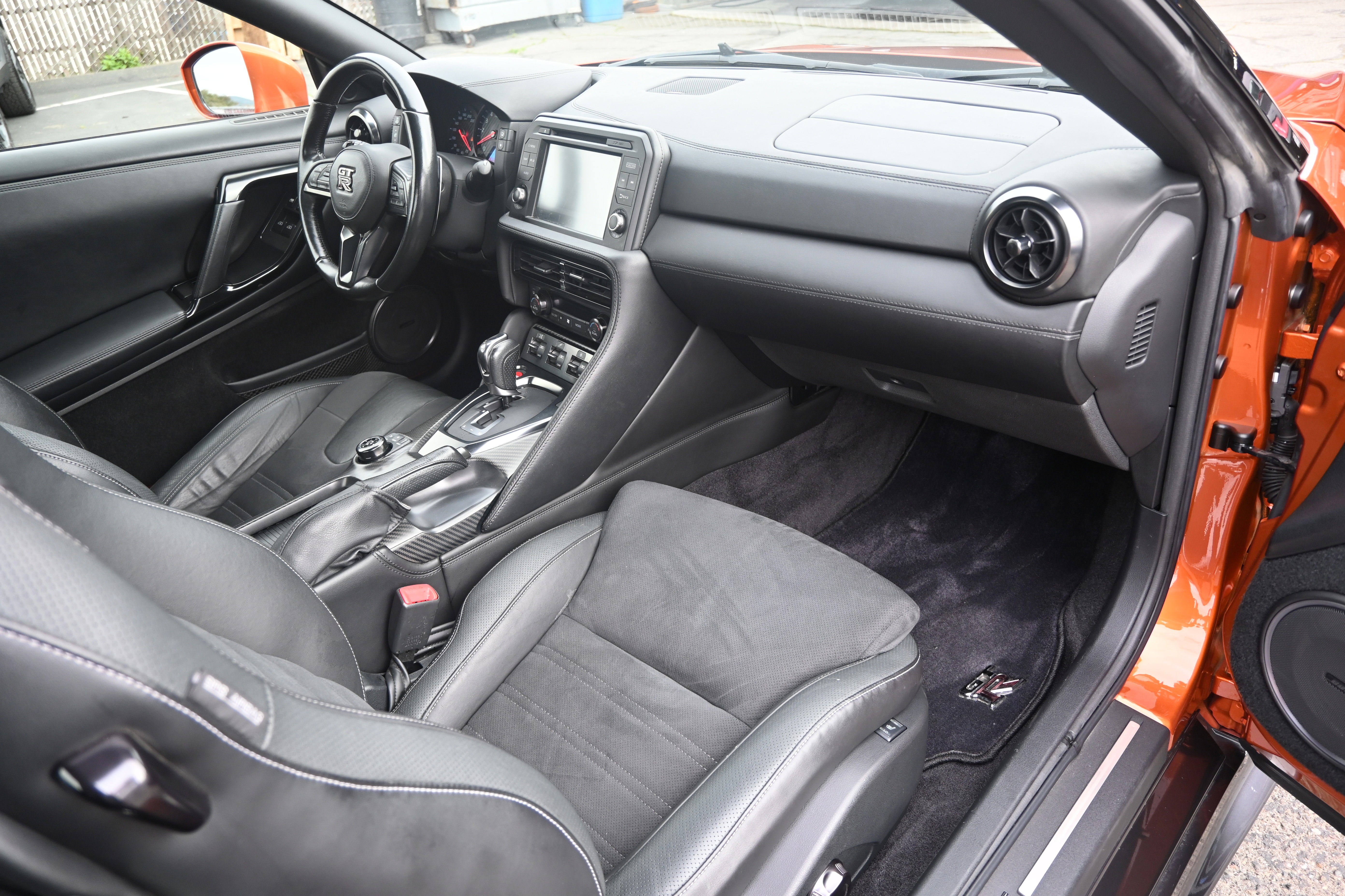Used 2017 Nissan GT-R Premium AWD/4WD image 63