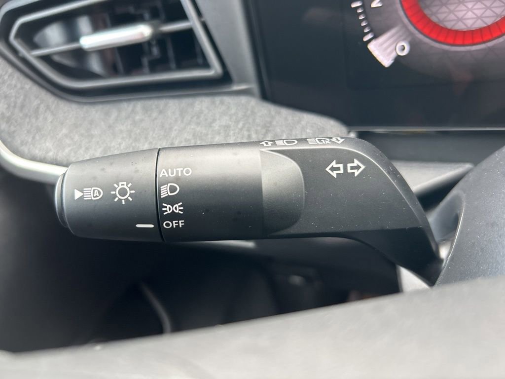 New 2026 Nissan Kicks SV w/ SV Premium Package FWD image 28