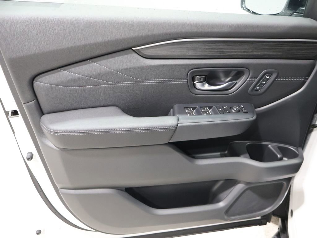 New 2026 Honda Pilot Touring image 8