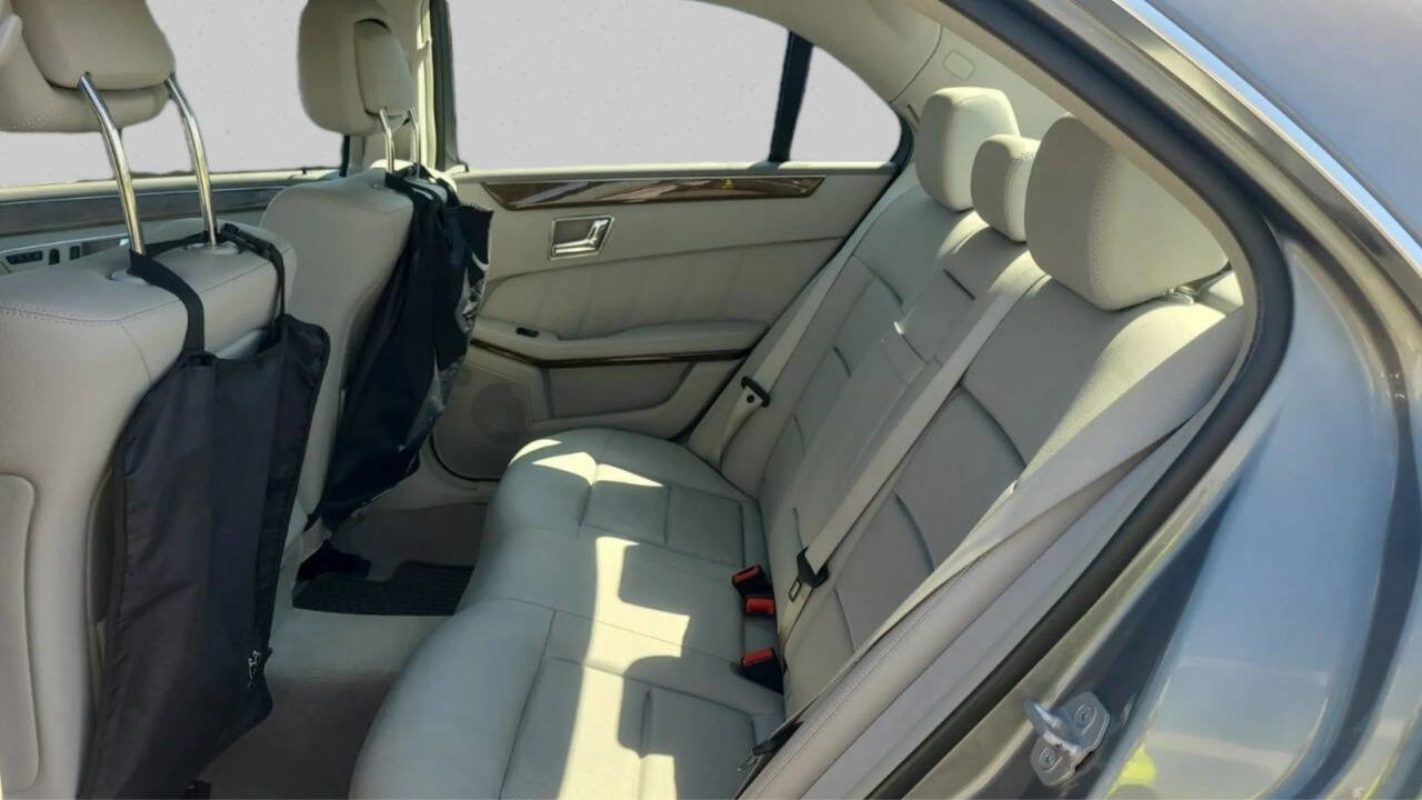 Used 2011 Mercedes-Benz E 350 4MATIC Sedan image 8