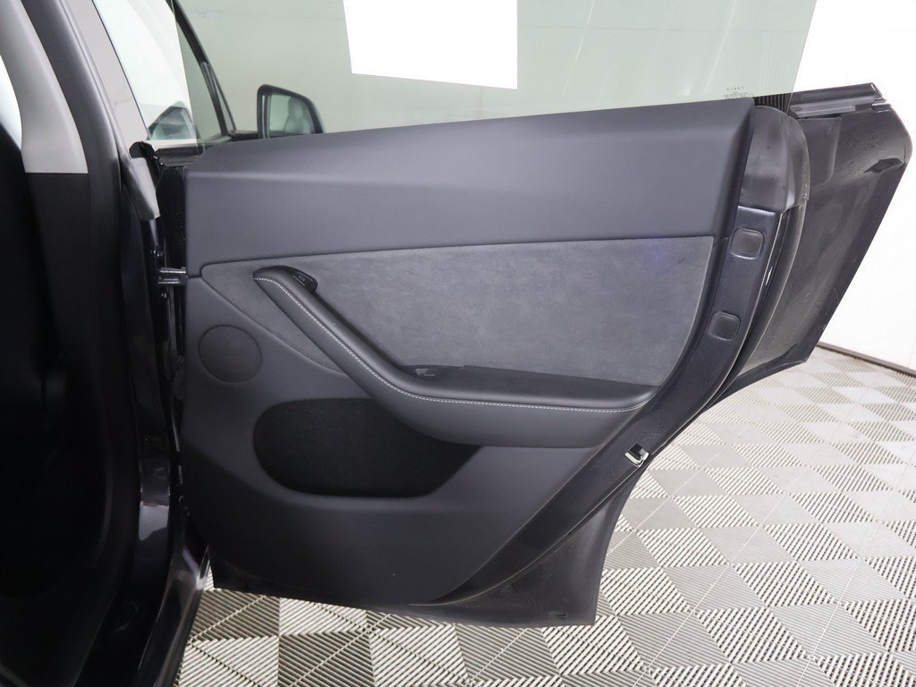 Used 2024 Tesla Model Y Long Range AWD/4WD image 30