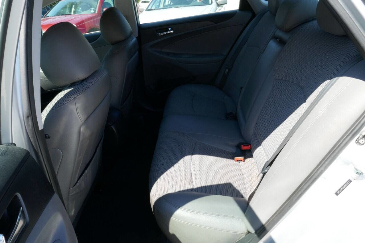 Used 2011 Hyundai Sonata SE image 14