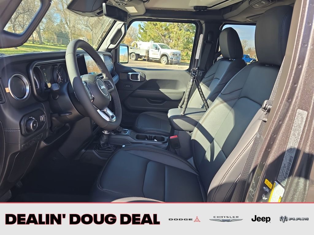 New 2026 Jeep Wrangler Unlimited Sahara AWD/4WD image 10