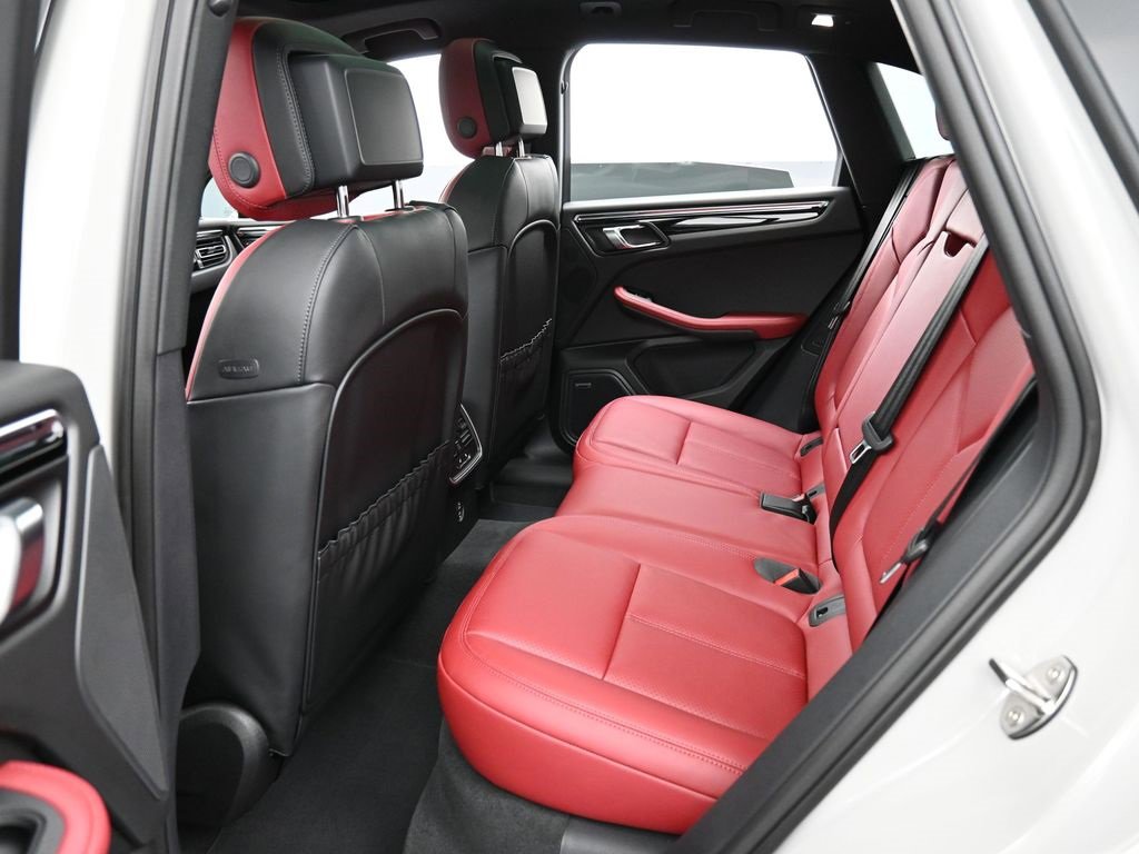 New 2026 Porsche Macan image 24