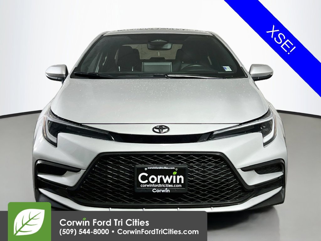 Used 2025 Toyota Corolla XSE FWD image 4