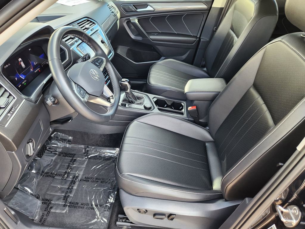 Certified 2024 Volkswagen Tiguan SE image 10