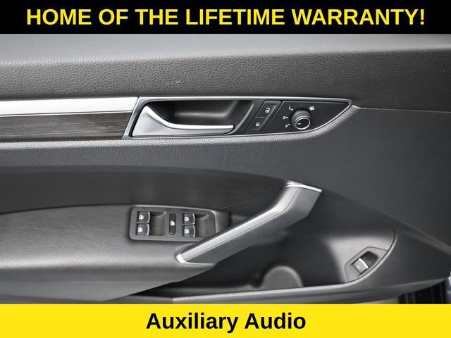 Used 2017 Volkswagen Passat 1.8T SEL Premium image 13