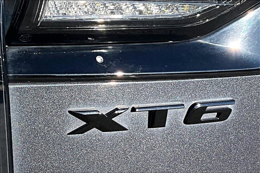 Certified 2023 Cadillac XT6 Sport w/ LPO, ONYX Package image 32