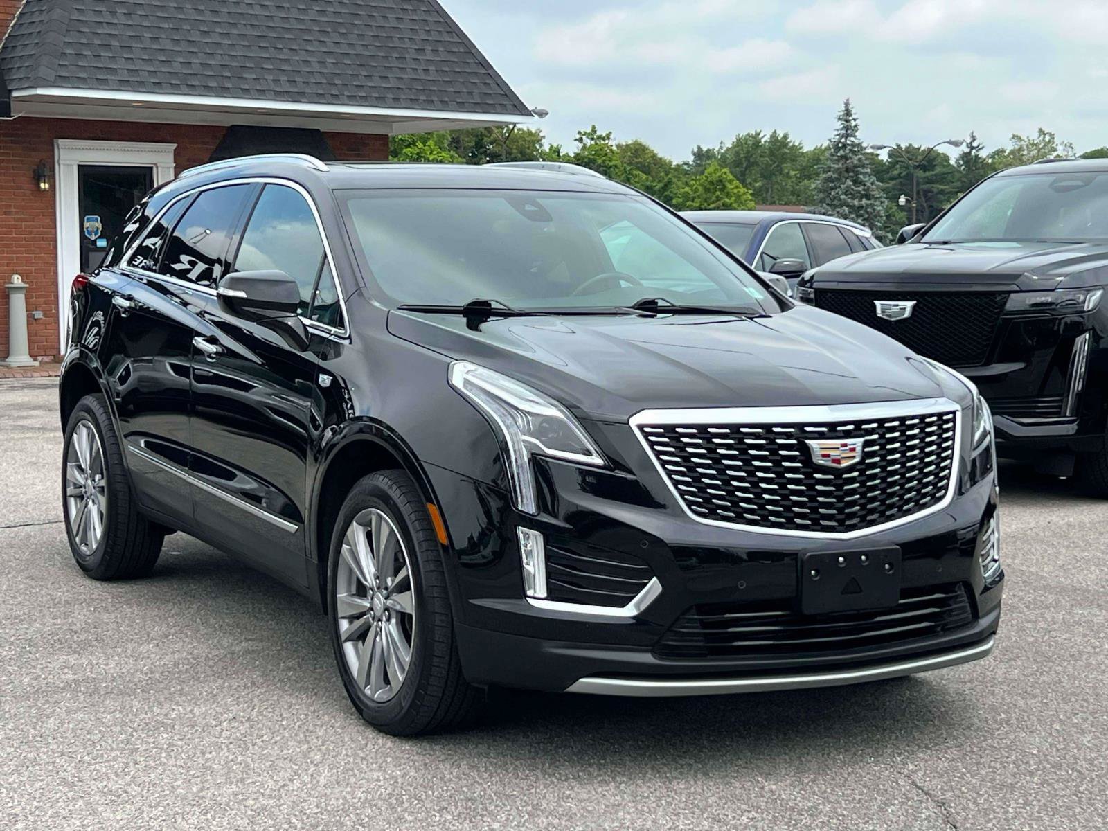 Certified 2023 Cadillac XT5 Premium Luxury AWD/4WD image 4