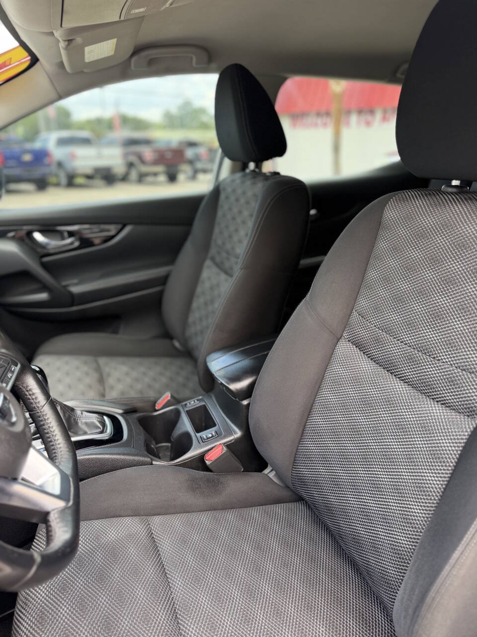 Used 2017 Nissan Rogue Sport SV w/ SV Premium Package FWD image 17