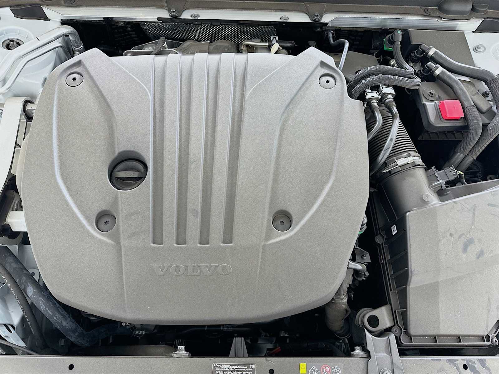 Used 2025 Volvo V60 B5 Cross Country Ultra w/ Climate Package image 28