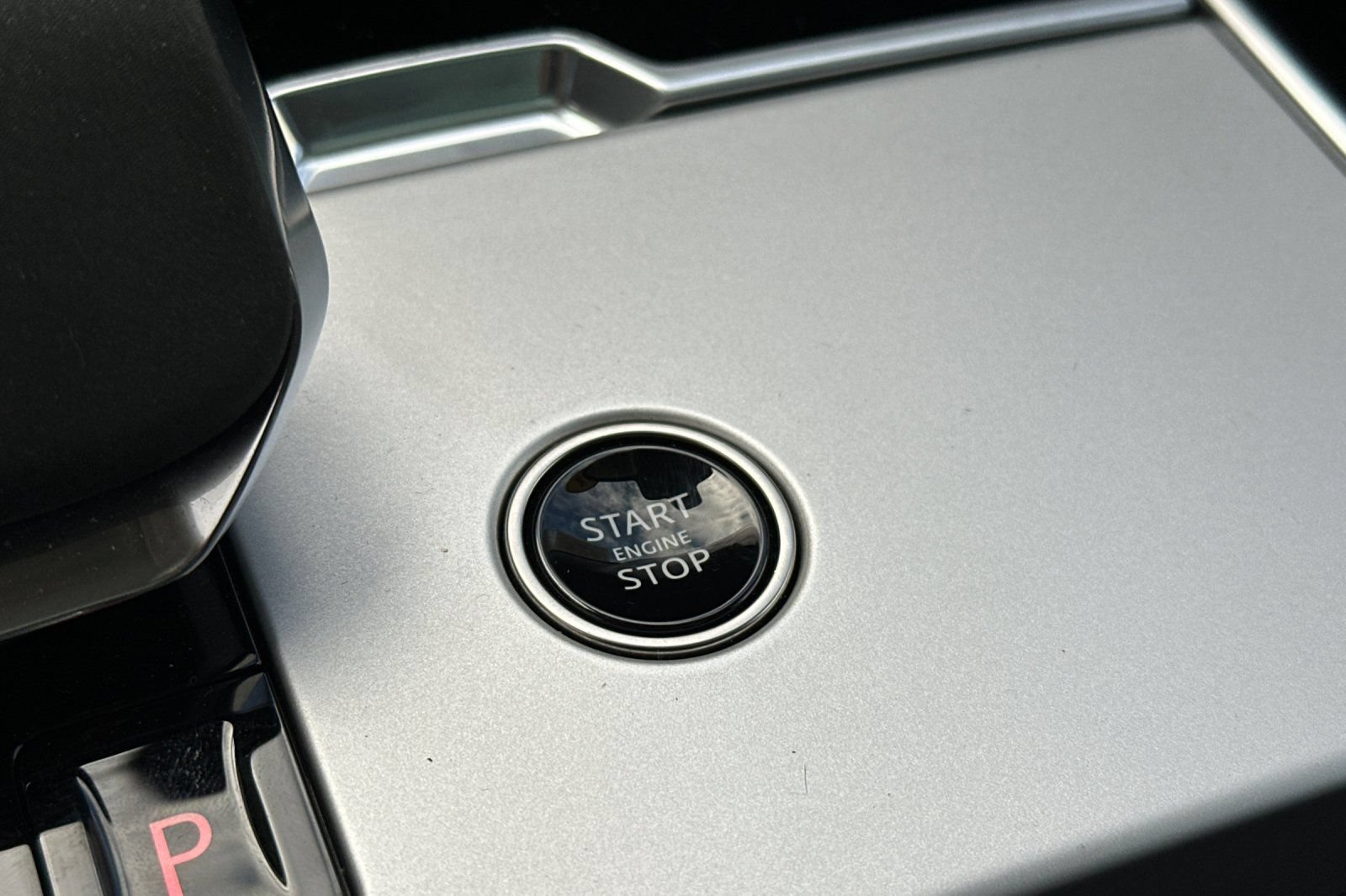 Used 2024 Land Rover Range Rover SE AWD/4WD image 28