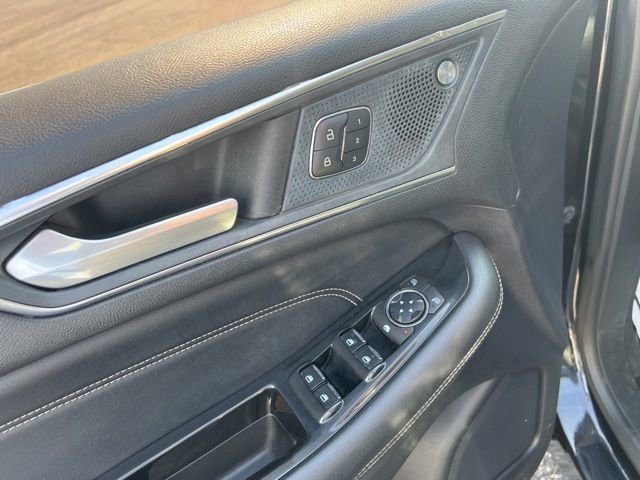 Used 2019 Ford Edge Titanium AWD/4WD image 9