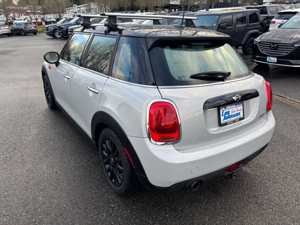 Used 2016 MINI Cooper 4-Door Hardtop image 7