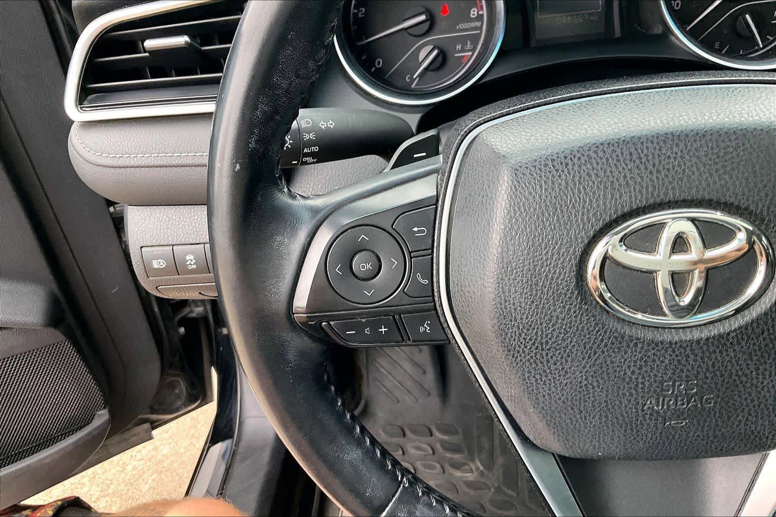 Used 2018 Toyota Camry SE w/ Audio Package FWD image 23