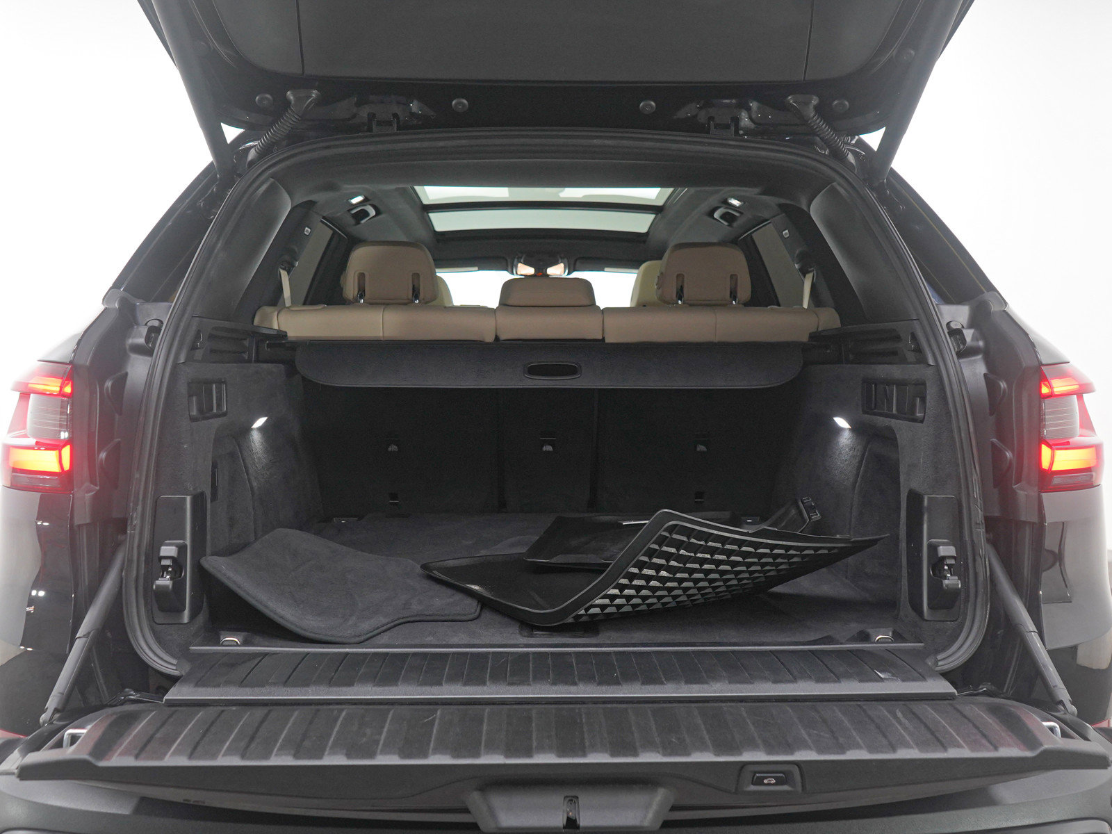 Used 2020 BMW X5 xDrive40i w/ Premium Package image 19