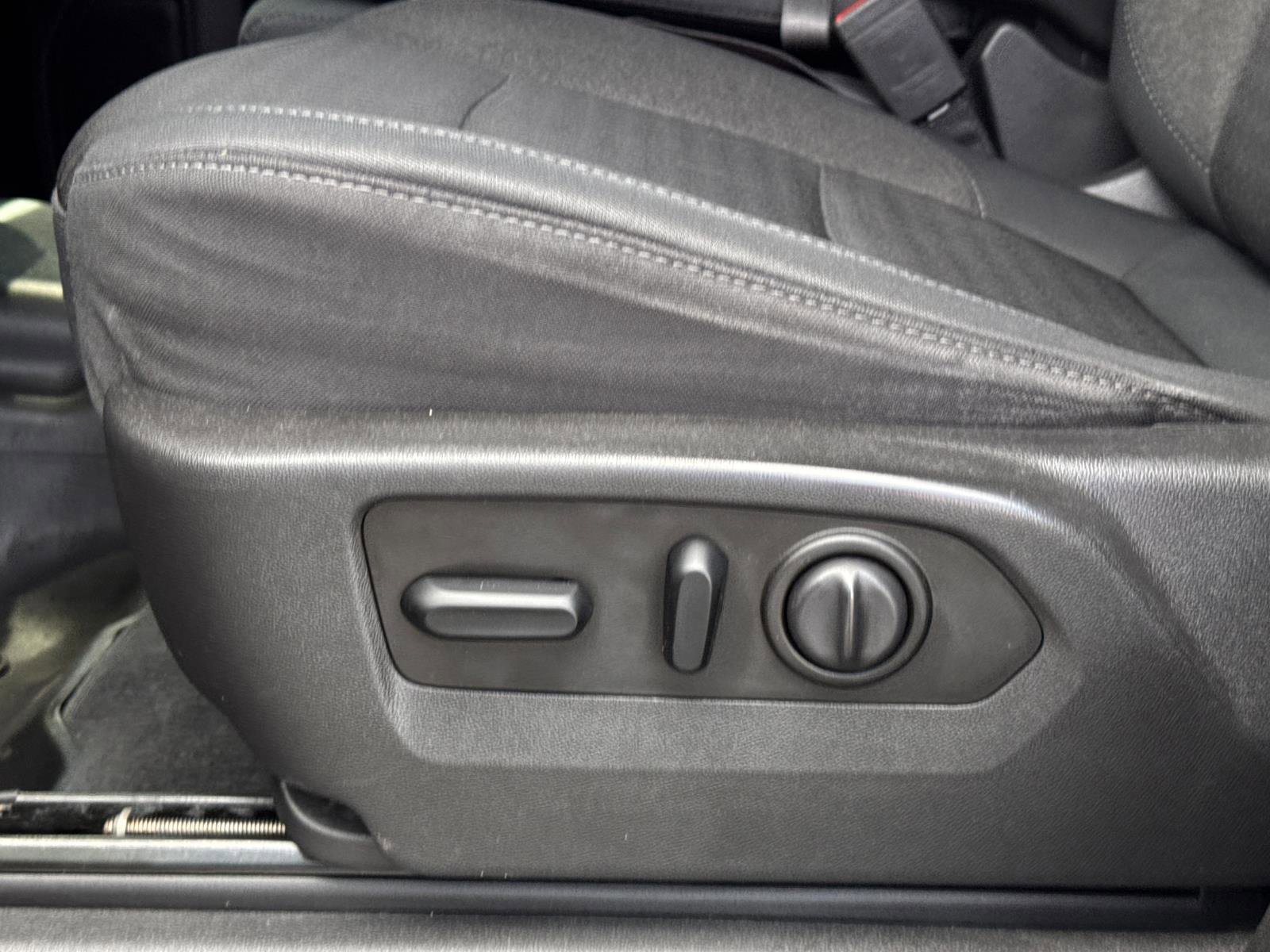 Used 2019 Chevrolet Silverado 1500 LT w/ All-Star Edition AWD/4WD image 14